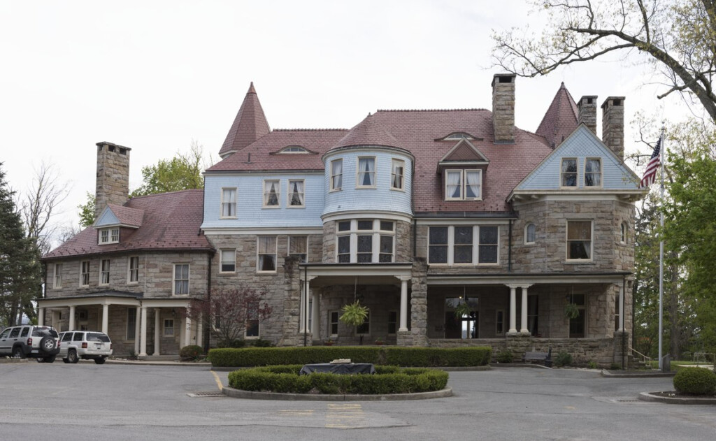 File Graceland Mansion On The Campus Of Davis Elkins College In 